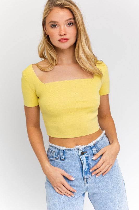 LE LIS Short Sleeve Criss Cross Back Knit Crop Top