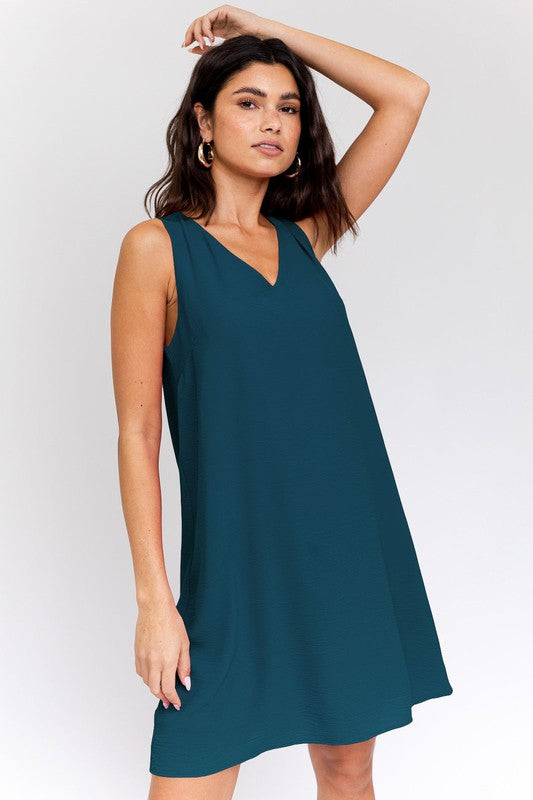 Gilli Sleeveless V-Neck Dress