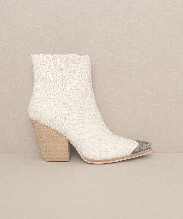 OASIS SOCIETY Zion - Bootie with Etched Metal Toe - 