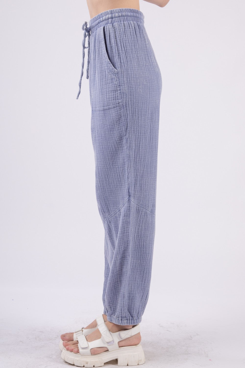 VERY J Washed Woven Crinkle Gauze Drawstring Joggers Pants