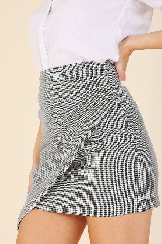 Lilou Houndstooth Shirred Wrap Mini Skirt