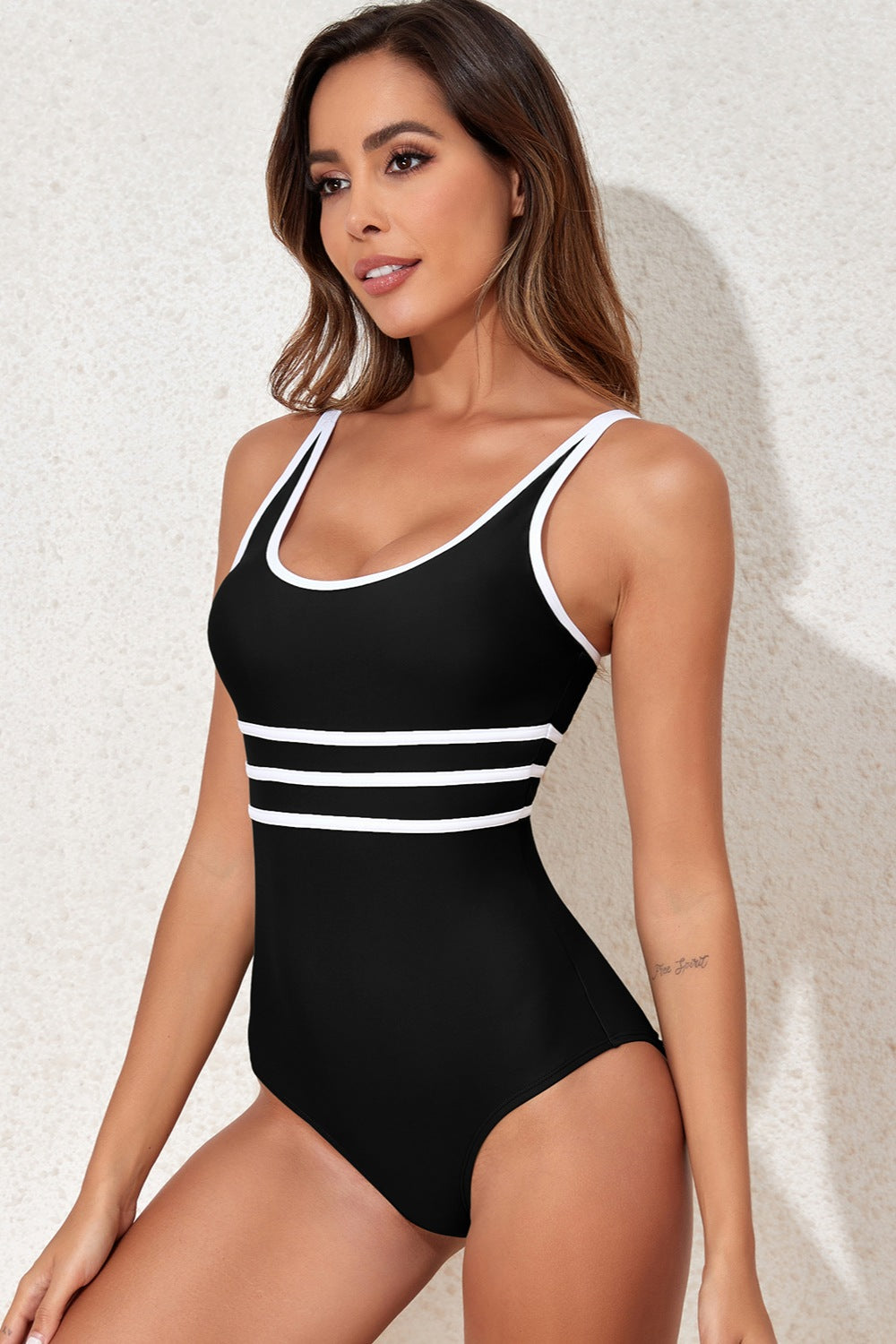 Contrast Trim Scoop Neck One-Piece Swimsuit