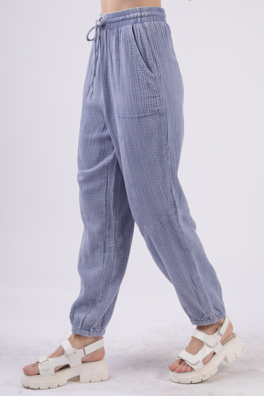 VERY J Washed Woven Crinkle Gauze Drawstring Joggers Pants