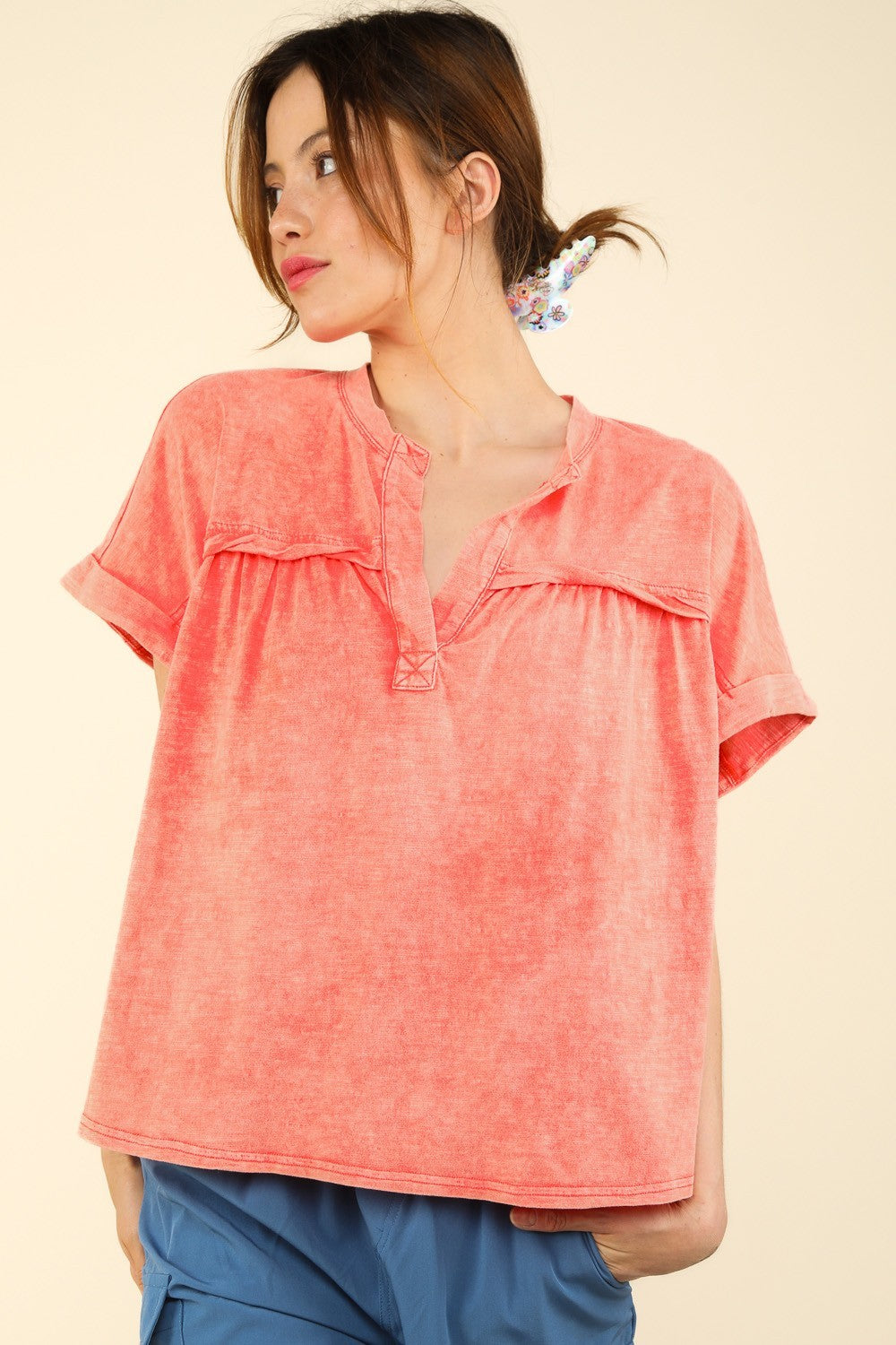 VERY J Nochted Short Sleeve Washed Top