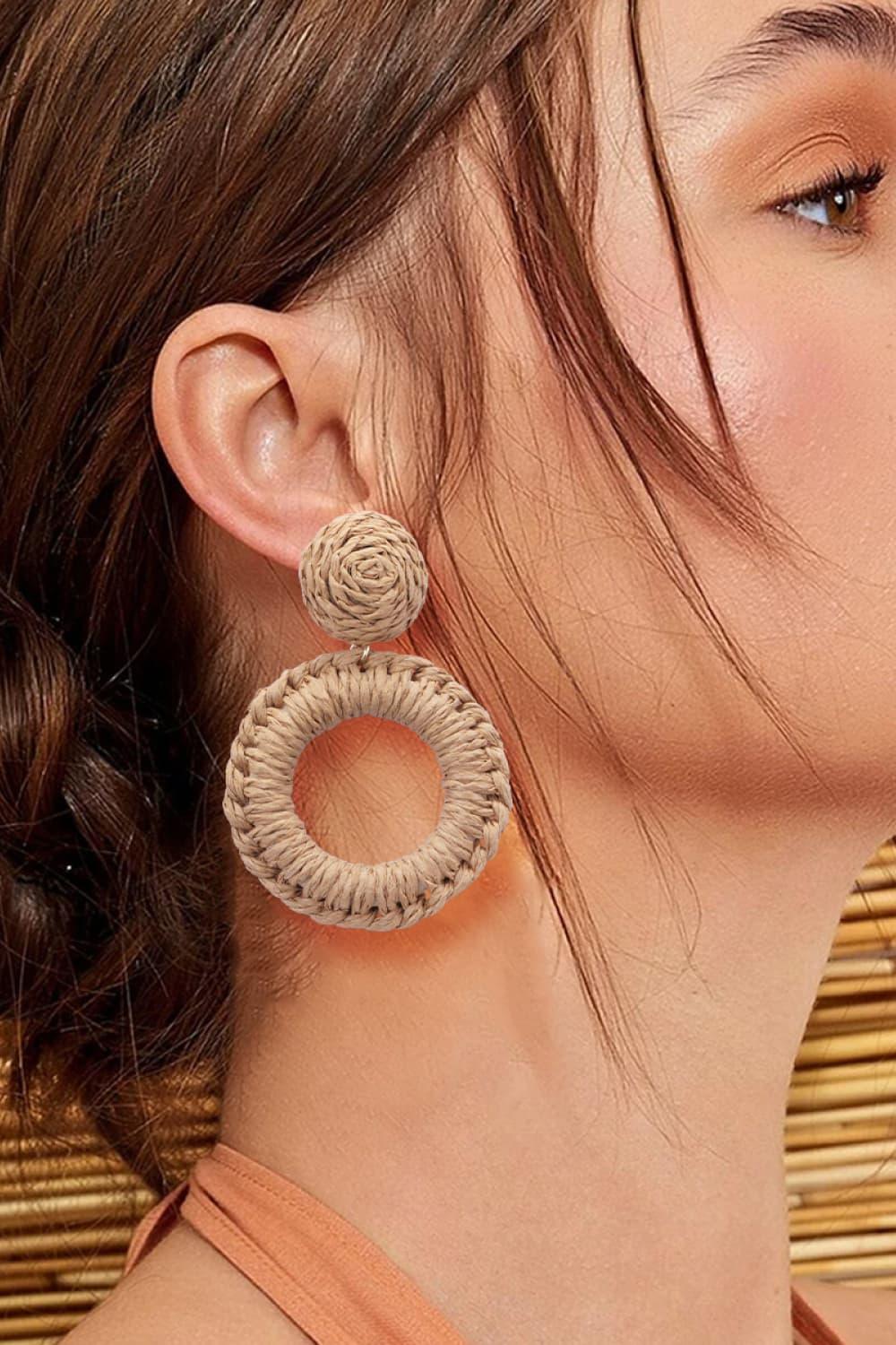 Round Shape Raffia Grass Dangle Earrings - Earring