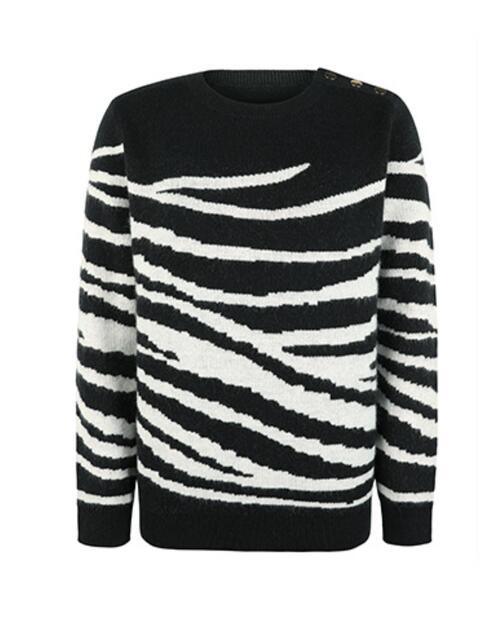 Zebra Round Neck Buttoned Sweater - Sweater