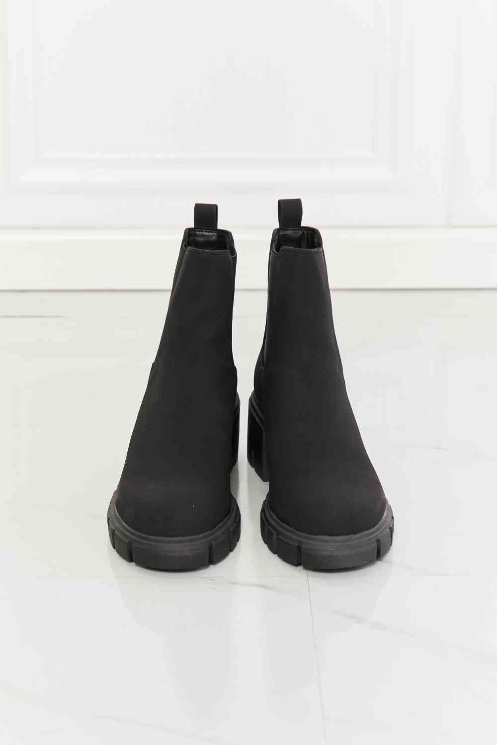 MMShoes Work For It Matte Lug Sole Chelsea Boots in Black - Boots
